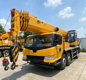 Meilleur Prix XCT12K4 Grue Camion Compacte 12 Tonnes, Flèche Télescopique 4,5m, Empattement Court, Moment de Charge Élevé, Marque de Renom, Usage Construction - Product Image 1