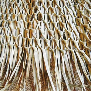 Parasol pliable haut de gamme en chaume 1,8 m pour usage extérieur, décoration de plage et de complexe hôtelier, fabriqué à la main au Vietnam - Product Image 1