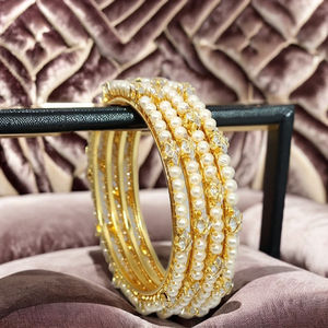 Pulsera de diamantes Sworski AD SKU 6201 con perla de imitación y forma redonda para mujer, joyería tradicional india - Product Image 1