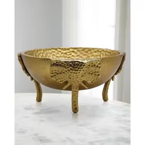 Bol en aluminium moulé à la main, martelé, en métal doré, avec motif d'éléphant, plat de service décoratif glamour, bol de service - Product Image 1