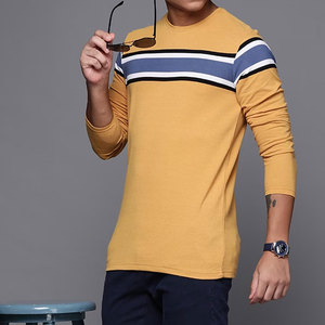 T-shirt tricoté à manches longues pour homme, col rond, bordure contrastante rayée, coupe décontractée, motif jaune, bleu et blanc - Product Image 5