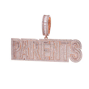 จี้เพชรโมอิสซาไนต์แบบกำหนดเอง "PARENTS" สร้อยคอฮิปฮอปชุบทองประดับเพชร ของขวัญเครื่องประดับแร็ปเปอร์ - Product Image 1