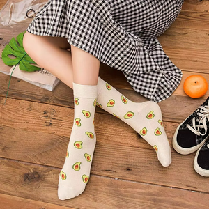 ถุงเท้าผู้หญิงลายการ์ตูนผลไม้น่ารักๆ กล้วย อะโวคาโด เลมอน ไข่ - Product Image 2