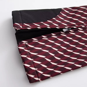 Nouvel ensemble de survêtement 2 pièces pour femme, collection automne 2026 : parka matelassée à capuche et fermeture éclair, pantalon coupe-vent au-dessus du genou - Product Image 6