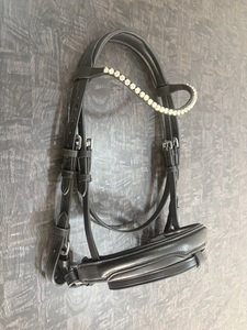 Brida de cuero para caballo con frenteal de diamantes verdes y correa de nariz con cremallera, 50x20x40cm, bolsa de polietileno con cremallera FHS BRA003 - Product Image 3