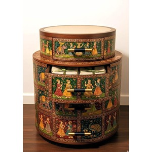 Cesta Redonda para Pan de Madera de Acacia Hecha a Mano - Pintada a Mano en Rajasthani, Venta al Por Mayor - Product Image 1