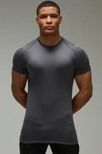 T-shirt de compression gris pour homme, manches courtes, vêtements de performance athlétique, haut d'entraînement extensible pour la remise en forme - Product Image 5