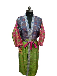 Kimono de verano de lujo para cubrir el bikini, bata larga de noche, Kimono Sari de seda reciclado vintage indio hecho a mano, - Product Image 5