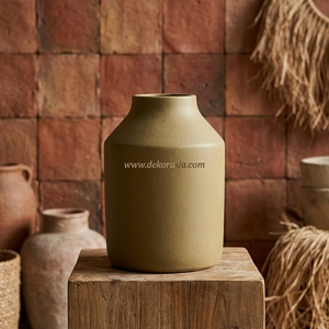 Vase cylindrique rustique en terre cuite Oscur Olive, pot en argile artisanal, récipient décoratif en grès, vente en gros - Product Image 6