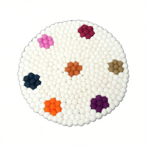 Tapis en feutre floral avec un magnifique motif floral - Product Image 2