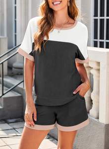 Ensemble tendance streetwear 2 pièces pour femme, couleur unie, été, col rond, manches courtes, t-shirt oversize et short pour femme - Product Image 6