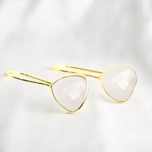 ต่างหูรูปทรงทริลเลียนสีขาวคาลซิโดนี |   ต่างหูเงินแท้ 925 ชุบทอง ประดับเพชรทรงหยดน้ำสำหรับผู้หญิง - Product Image 1