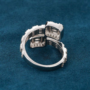 Anillo de Compromiso de Lujo para Mujer, Oro Sólido de 18K, Baño de Rodio, Diamantes con Corte Baguette, Engaste Geométrico Pavé - Product Image 4