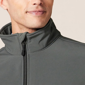 Veste Softshell Imperméable pour Hommes - Légère, Coupe-Vent et Idéale pour les Aventures en Plein Air par Tous les Temps - Product Image 4