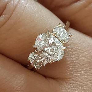 Anillo de Eternidad de Plata Maciza de 14k y 18k con Diamante Cultivado en Laboratorio, Corte Esmeralda, Certificado IGI, Bajo Precio, Alta Calidad - Product Image 4