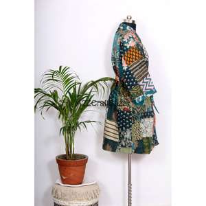 Nueva llegada: Bata corta vintage floral de invierno para mujer, 100% algodón puro, con bordado Kantha hecho a mano en India. - Product Image 5