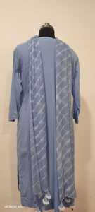 Kurta en coton bleu clair pour femmes avec col brodé, coupe ample, longueur midi, tenue décontractée traditionnelle indienne - Product Image 5
