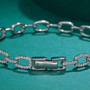 AMBER JEWELS T-90 Pulsera Unisex de Plata 925 con Moissanita, Diseño de Cruz, Corte Brillante, Engaste de Garra, Estilo Hiphop GRA - Product Image 1