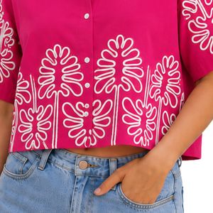 เสื้อเชิ้ตครอปสีชมพูสดสำหรับผู้หญิง ปักลายดอกไม้สีขาว แขนสั้น สไตล์ลำลอง เสื้อผ้าฝ้ายแฟชั่นฤดูร้อน ดีไซน์เนอร์ ออกแบบเองได้ - Product Image 5