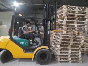 Paleta de Madera Resistente HLC, Paleta de Envío de Madera Contrachapada y Madera Sólida para Almacenamiento en Almacenes y Logística Industrial - Product Image 3