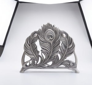 Porte-serviettes en métal lourd à motif plume d'oiseau unique, motif plume de paon, texture moulée, pour cuisine et salle à manger - Product Image 1