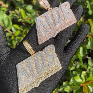 Colgante Personalizado con Letra Inicial de Moissanita Iced Out, Chapado en Oro de 18K, Temática Hip Hop, Doble Tono - Product Image 5