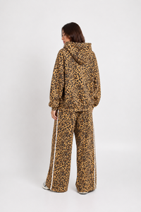 Ensemble de survêtement 2 pièces original pour femme, imprimé léopard, comprenant un sweat à capuche court et un pantalon de jogging décontracté à jambe large et doux pour femme - Product Image 2