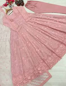 Vestido de fiesta de seda color melocotón con diseño real, nuevo estilo de diseñador, con trabajo de bordado Zari Dori y nuevo color con parte inferior. - Product Image 4