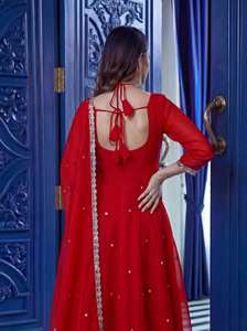 Vestido de seda Fendi Chinon de aspecto lujoso con bordado pesado y lentejuelas, falda y dupatta, para ocasiones festivas Diwali, precio al por mayor, Rama para mujer - Product Image 4