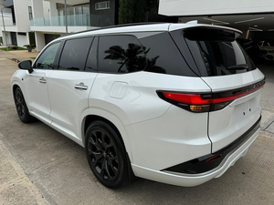 SUV hybride intermédiaire performant de type F Sport, modèle TX 500h 2024, d'occasion - Product Image 1