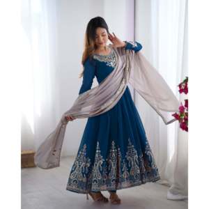 Vestido de Diseño Hecho a Mano con Corte en A, Bordado Intenso con Lentejuelas y Hilos Múltiples, con Cintura Natural y Dupatta - Product Image 6