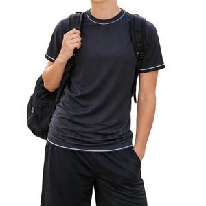 เสื้อยืดผู้ชายผ้าฝ้าย 100% ผสม PE สไตล์ลำลองสมาร์ท เหมาะสำหรับใส่ไปโรงเรียน ออกกำลังกาย หรือกิจกรรมกลางแจ้งในฤดูร้อน พร้อมกางเกงขาสั้น แห้งเร็ว ชุดเซ็ต 2 ชิ้น สำหรับฤดูร้อน - Product Image 3