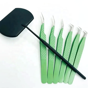 Juegos de muestra gratis de pinzas de extensión de pestañas al por mayor pinzas sólidas todo tipo de agarre de diamante recubierto de polvo verde en ángulo - Product Image 6