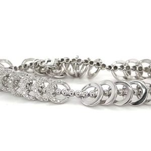 สร้อยข้อมือแบบโซ่เคลือบโรเดียมทองคำขาว 18K ประดับเพชรพาเว่ ดีไซน์คลาสสิก เหมาะสำหรับทุกเพศทุกวัย ใช้ในงานปาร์ตี้ - Product Image 1