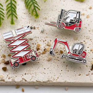 Badge en émail souple avec fermoir papillon - Product Image 3