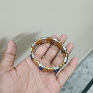 Bracelet de santé magnétique élégant pour hommes et femmes plaqué or avec pierres bleues aide à la circulation sanguine et à la régulation de la pression artérielle - Product Image 1