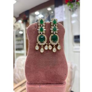 Atractivos Pendientes Colgantes de Latón Chapado en Oro de Alta Calidad con Circonitas Brillantes, Ideales para Fiestas Nocturnas, Moda Elegante para Mujer - Product Image 2