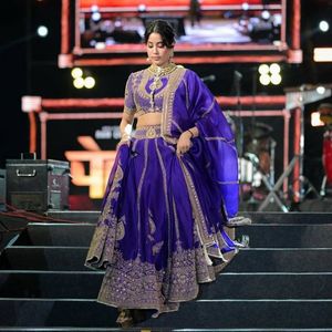 Lehenga Choli elegante semisellado con lentejuelas moradas y dupatta, listo para usar, ropa de fiesta premium de Royal Export. - Product Image 1
