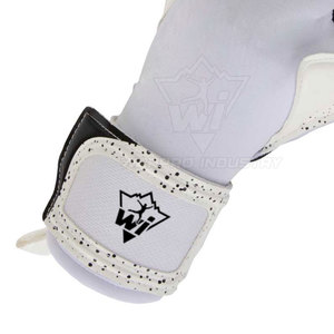 Comfort Quality Goalkeeper Gloves Crafted With Soft Inner Lining For Long Training Sessions And Easy Hand Support - Product Image 6