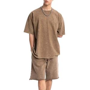 Nouvel ensemble 2 pièces tendance pour homme : T-shirt respirant uni personnalisé imprimé délavé à l'acide et short de sport décontracté - Product Image 1