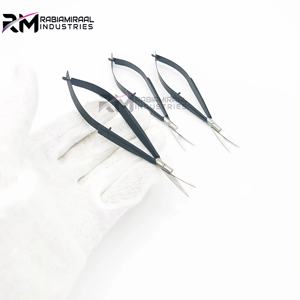 Ciseaux à ressort extra-affûtés russes pour sourcils / Pointe argentée et revêtement noir en poudre - Product Image 1
