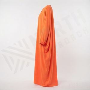 2025 OEM Kimono Abaya pour femmes musulmanes, en tissu polyester épais, doux et très extensible, col en V, manches longues, pour fêtes, Ramadan, mariages - Product Image 3