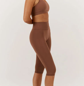 Leggings capri sans couture de haute qualité pour femmes, tissu respirant et doux, coupe confortable, vêtements de sport, vente en gros - Product Image 5