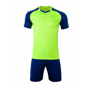 Uniforme de Fútbol Sublimado de Manga Corta Transpirable para Adultos, de Alta Calidad para Uso en Exteriores, 100% Poliéster, en Oferta - Product Image 1