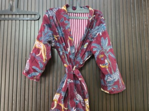 Robe longue en velours imprimé couleur vin pour femme, avec motif animalier, col en V, manches longues, douce et moelleuse, tenue décontractée d'été - Product Image 1