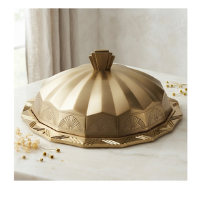 Beurrier en or incrusté avec couvercle hermétique pour la conservation de la fraîcheur, vaisselle de cuisine au design glamour, motif gravé fait main - Product Image 1