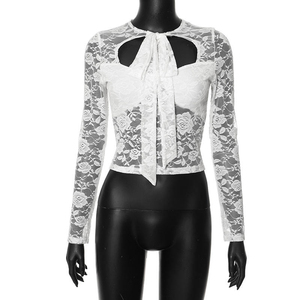 Haut court en dentelle florale blanche pour femme, manches longues, col à nœud ajouré, coupe ajustée, pour le printemps et l'été - Product Image 1