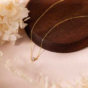 จี้เงินแท้ 925 ประดับเพทาย ชุบทอง 14K ดีไซน์เรียบหรู เหมาะสำหรับใส่ซ้อนเป็นชั้นๆ ของขวัญสำหรับภรรยาและเด็ก ได้รับการรับรองจาก IGI แบบคลาสสิก - Product Image 6