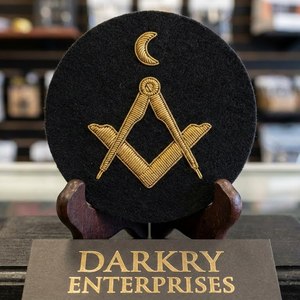 Parche de insignia masónica bordado a mano con hilo de oro, diseño de esquadro y compás, para blazer - Product Image 1