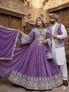 Robe afghane de qualité supérieure pour femmes, longueur au sol, col rond, manches longues, broderie, coupe évasée, robe de fête et de mariage pour les mariées afghanes - Product Image 4